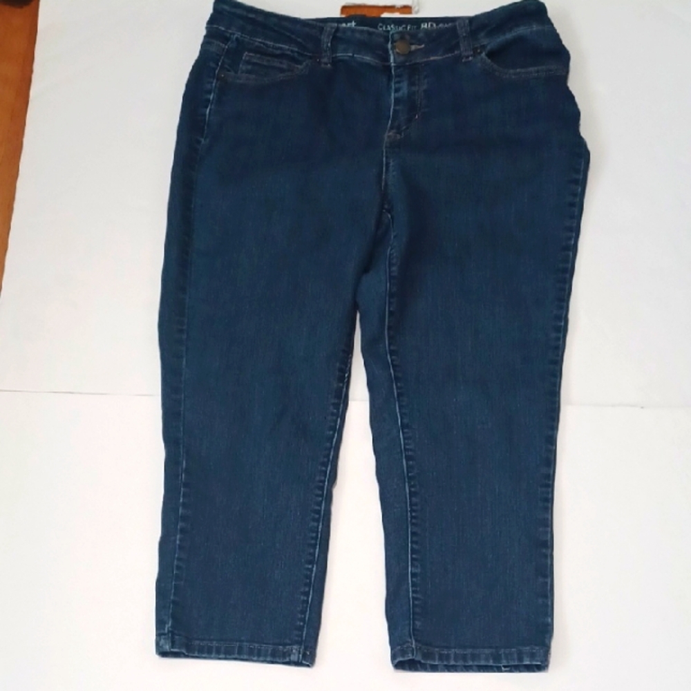 Westport Classic Fit Capri Sz.8P. 21" Inseam. 10" Rise. W.29". Dark Denim. EUC!